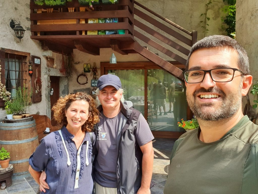 in compagnia di Edda e Ascanio, proprietari del b&b Villa Ca' Praja