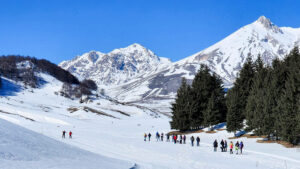 ciaspolare in abruzzo campo imperatore gran sasso montagna